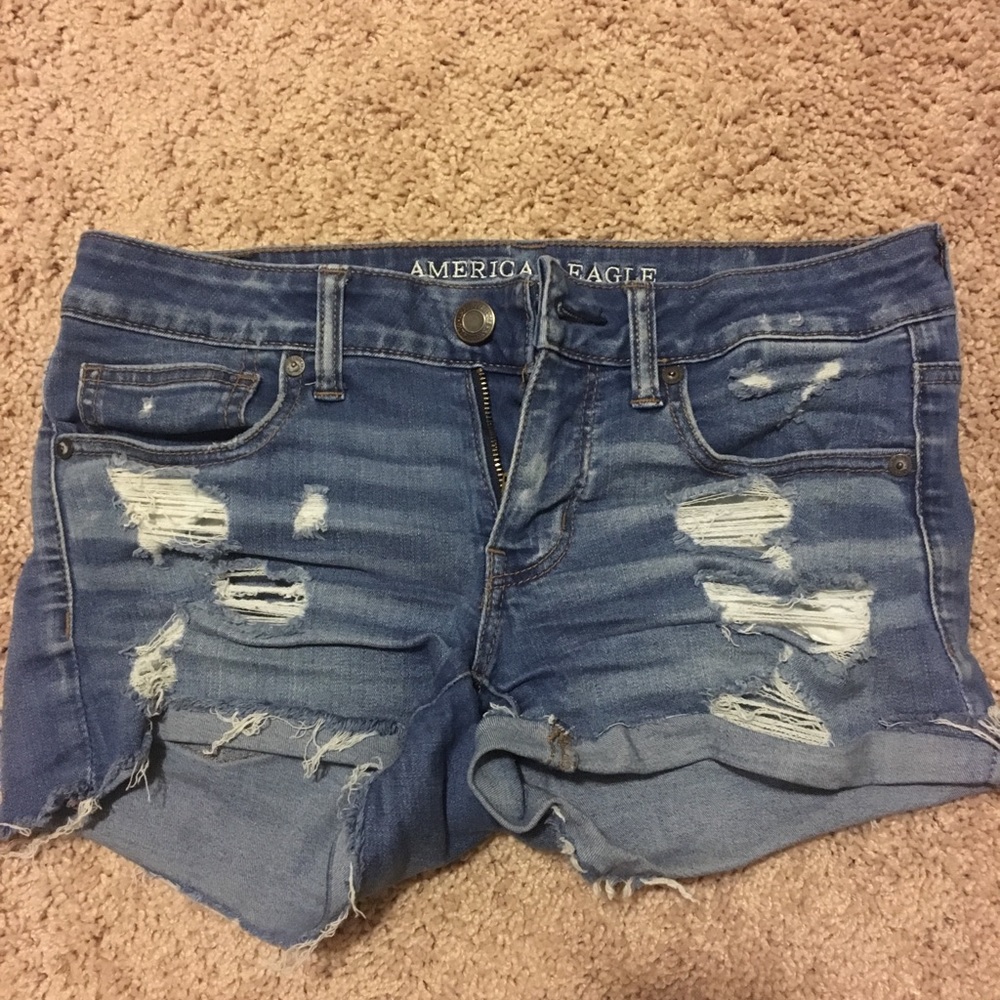 Distressed American Eagle Short Shorts Size 6